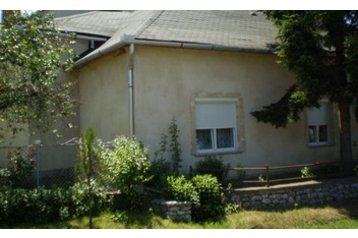 Madjarska Privát Mikófalva, Eksterijer